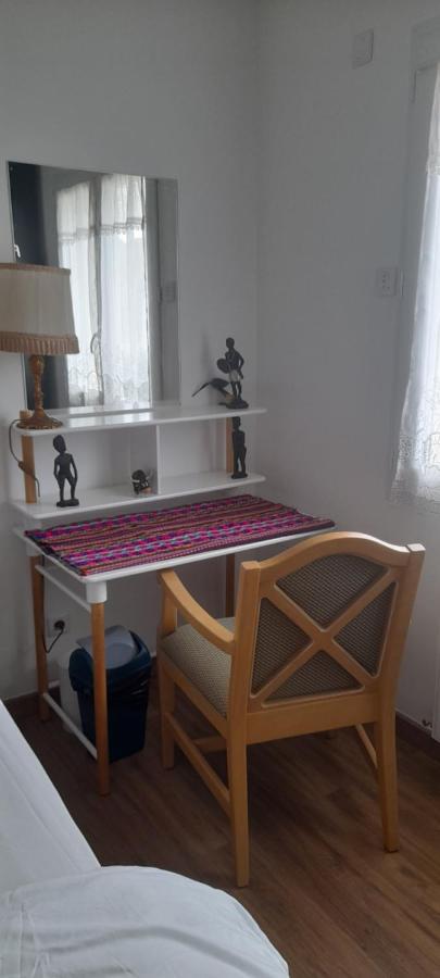 1 Chambre Pour 2 Personnes "Chez L'Habitant" Maison Possede Un Petit Chien Quincy-Voisins Exterior foto